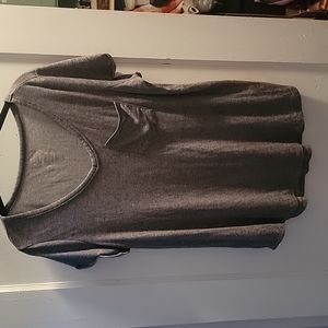 Maurices charcoal heathered tee size plus 0